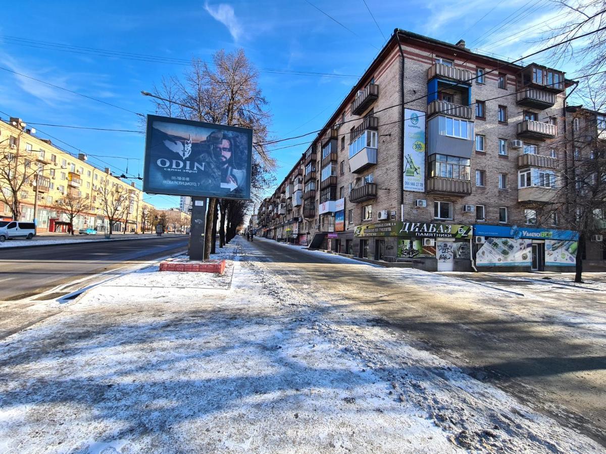1-Room View Apartment Near Inturist On Sobornyi Avenue 143, By Grandhome Zaporizhia Exterior foto